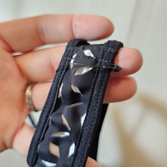 Victoria's Secret VSX Laser Cut Racerback Sports Bra Womens Large Black White - Picture 2 of 8